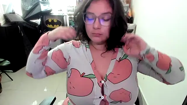 Snapshot of aika-dreams chatting on 12/17/25, 04:01 aika-dreams online show from 12/17/25, 04:01