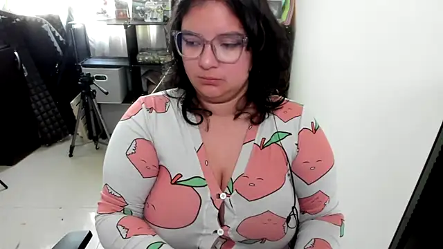 Snapshot of aika-dreams chatting on 11/24/25, 03:23 aika-dreams online show from 11/24/25, 03:23