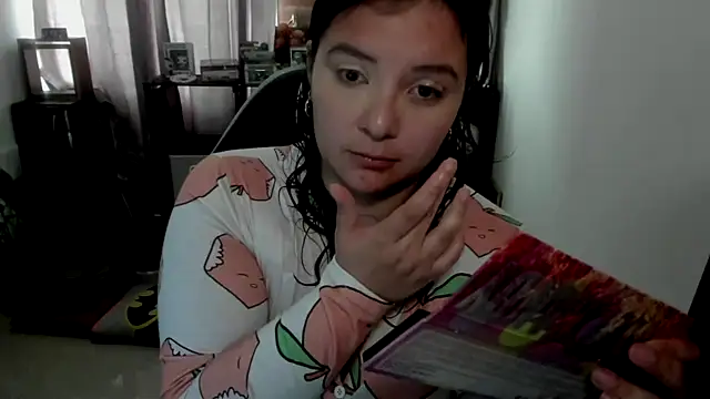 Snapshot of aika-dreams chatting on 05/27/26, 01:40 aika-dreams online show from 05/27/26, 01:40