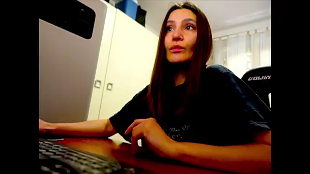 GodlyTheia online show from 04/10/26, 03:41