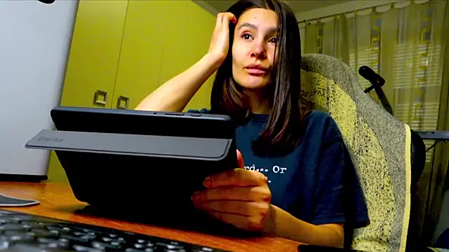 GodlyTheia online show from 12/15/25, 10:10