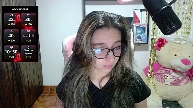 Snapshot of Maggie_Fox3 chatting on 02/24/25, 03:02 Maggie Fox3 online show from 02/24/25, 03:02