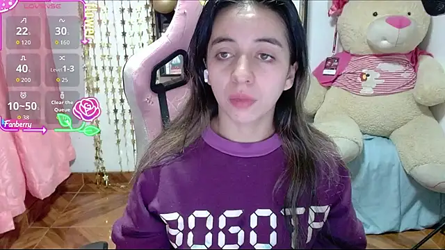 Snapshot of Maggie_Fox3 chatting on 10/19/25, 01:30 Maggie Fox3 online show from 10/19/25, 01:30