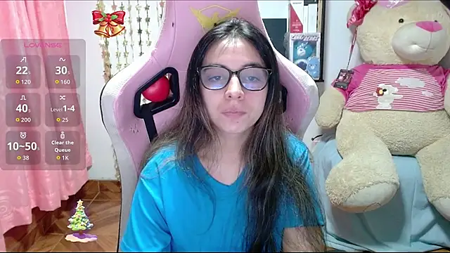 Maggie Fox3 online show from 11/23/25, 03:27