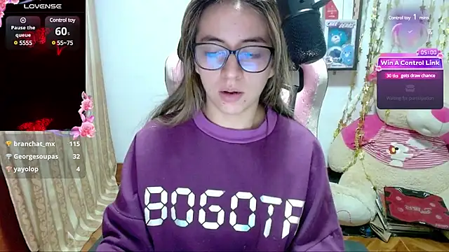 Snapshot of Maggie_Fox3 chatting on 01/30/25, 04:27 Maggie Fox3 online show from 01/30/25, 04:27