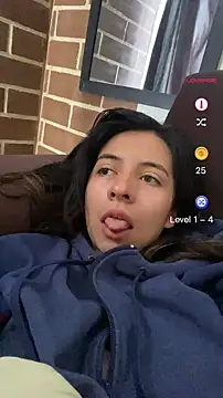 Maggie Fox3 online show from 04/30/26, 03:19
