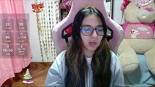 Maggie Fox3 online show from 11/24/25, 02:22