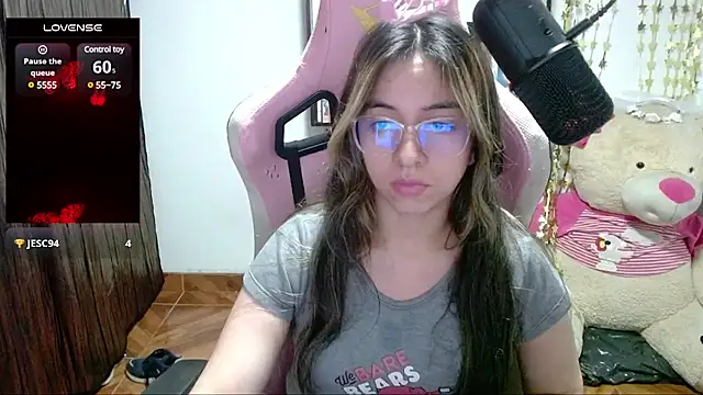 Snapshot of Maggie_Fox3 chatting on 03/01/25, 03:43 Maggie Fox3 online show from 03/01/25, 03:43