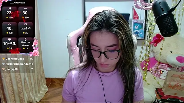 Snapshot of Maggie_Fox3 chatting on 01/26/25, 04:30 Maggie Fox3 online show from 01/26/25, 04:30