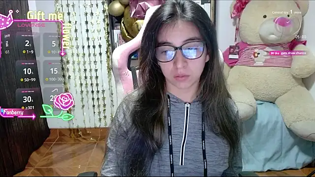 Snapshot of Maggie_Fox3 chatting on 10/07/25, 01:39 Maggie Fox3 online show from 10/07/25, 01:39