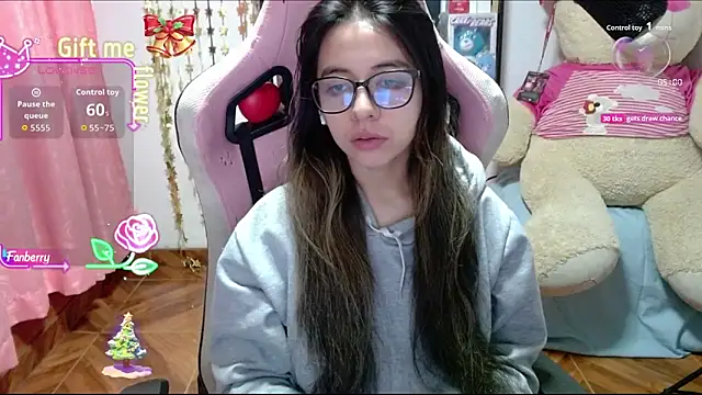 Maggie Fox3 online show from 11/11/25, 12:16