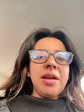 Maggie Fox3 online show from 04/01/26, 03:31