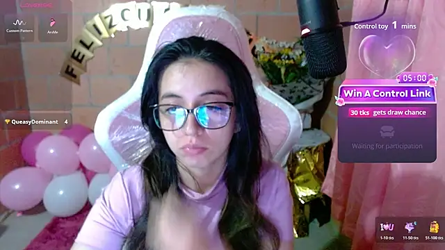 Snapshot of Maggie_Fox3 chatting on 06/06/26, 01:55 Maggie Fox3 online show from 06/06/26, 01:55