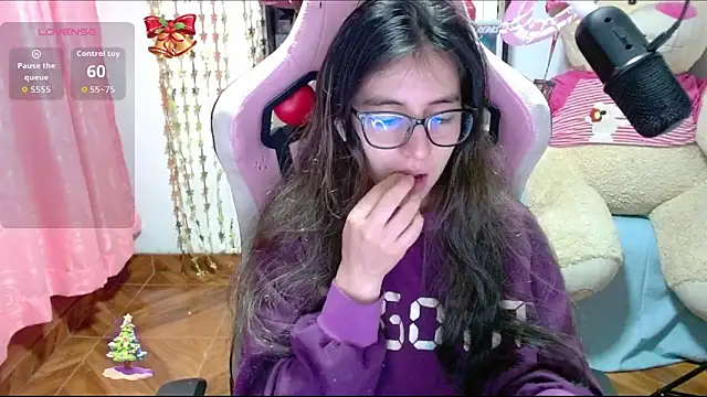 Maggie Fox3 online show from 11/22/25, 12:32