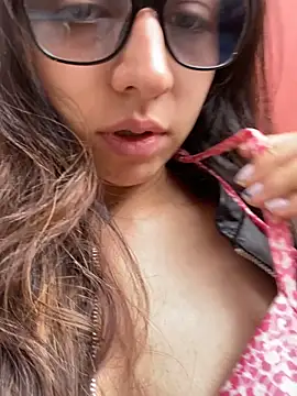 Maggie Fox3 online show from 03/26/26, 05:55