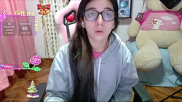 Maggie Fox3 online show from 11/17/25, 01:53