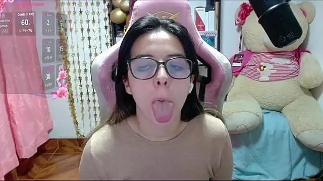 Maggie Fox3 online show from 10/20/25, 12:02