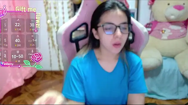 Maggie Fox3 online show from 10/25/25, 12:54