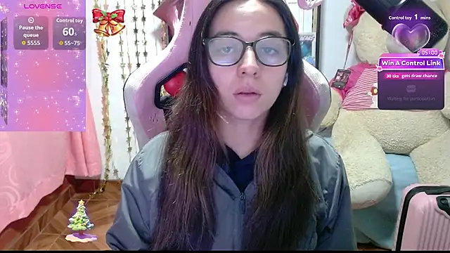 Maggie Fox3 online show from 12/17/25, 02:27