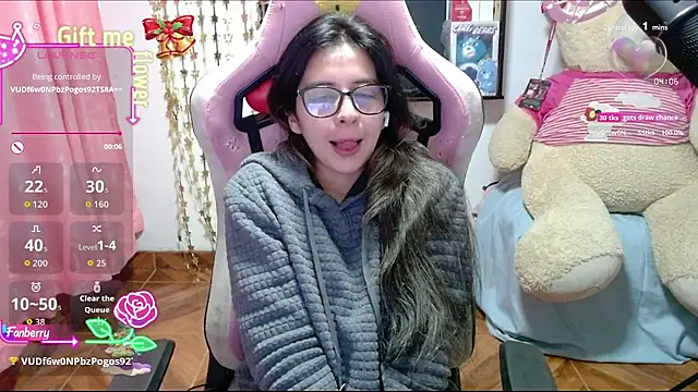 Maggie Fox3 online show from 11/16/25, 01:10