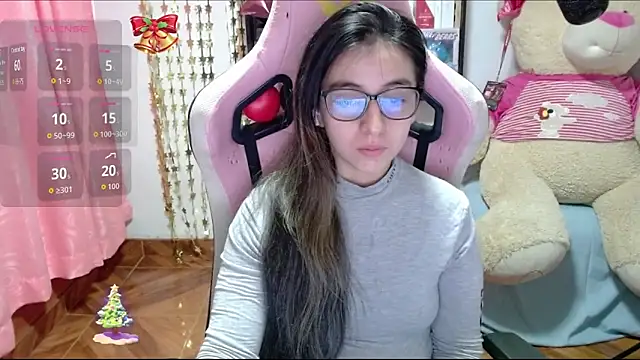 Maggie Fox3 online show from 11/20/25, 03:29