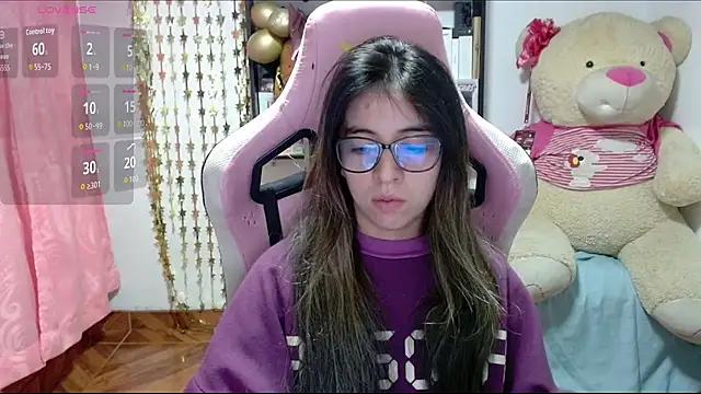 Maggie Fox3 online show from 10/21/25, 01:27