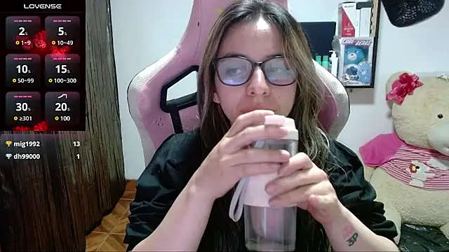 Snapshot of Maggie_Fox3 chatting on 03/09/25, 04:05 Maggie Fox3 online show from 03/09/25, 04:05