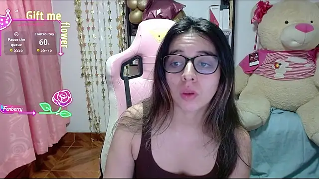 Maggie Fox3 online show from 10/30/25, 02:10