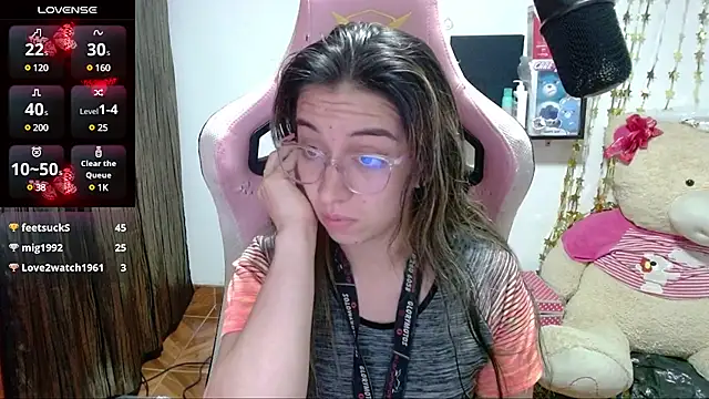 Snapshot of Maggie_Fox3 chatting on 03/16/25, 02:32 Maggie Fox3 online show from 03/16/25, 02:32