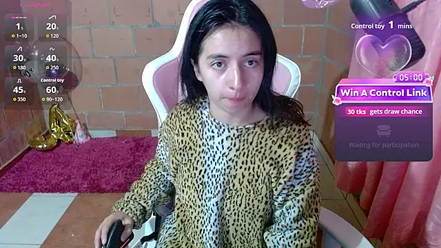 Snapshot of Maggie_Fox3 chatting on 07/13/26, 01:27 Maggie Fox3 online show from 07/13/26, 01:27