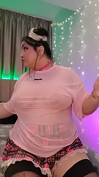 Larissa K online show from 12/17/25, 03:17