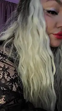 Larissa K online show from 12/15/25, 07:31