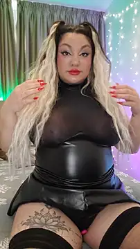 Larissa K online show from 12/19/25, 06:38