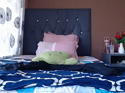 Lovelyboobs01 online show from 12/01/25, 09:21