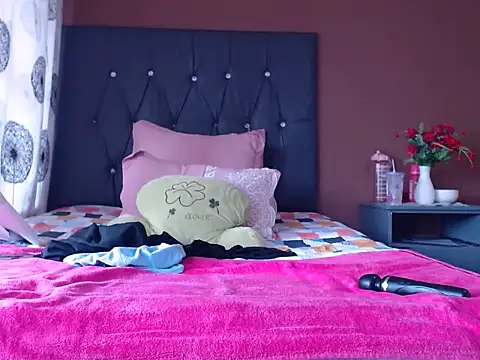 Lovelyboobs01 online show from 12/04/25, 11:20