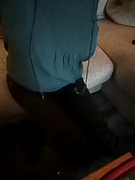 Snapshot of Sim_june chatting on 12/19/25, 08:55 Sim june online show from 12/19/25, 08:55