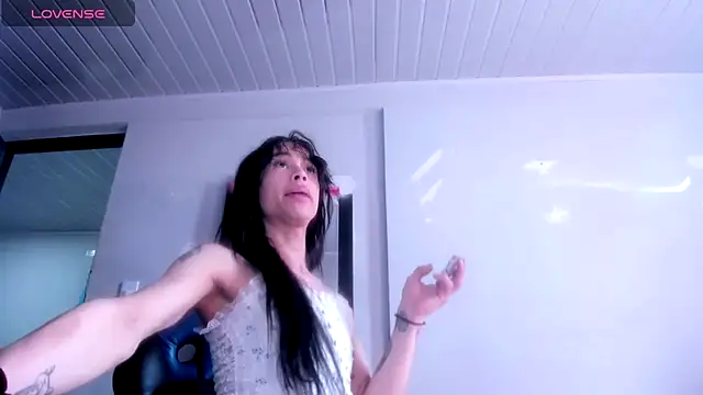 stormytt  online show from 11/17/25, 07:07