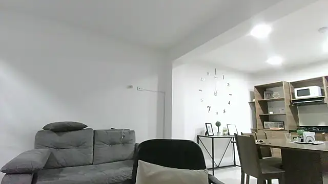 stormytt  online show from 04/05/26, 08:43