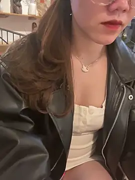 Snapshot of HinaLovely chatting on 01/20/25, 12:39 HinaLovely online show from 01/20/25, 12:39