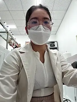 Snapshot of HinaLovely chatting on 02/14/26, 09:09 HinaLovely online show from 02/14/26, 09:09