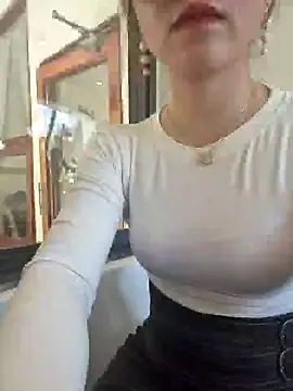 Snapshot of HinaLovely chatting on 02/02/25, 06:25 HinaLovely online show from 02/02/25, 06:25