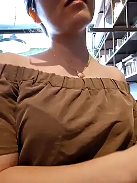 Snapshot of HinaLovely chatting on 01/05/25, 05:20 HinaLovely online show from 01/05/25, 05:20