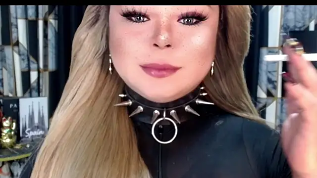 Snapshot of Mistress_DOMnicaaxx chatting on 10/12/25, 01:12 Mistress DOMnicaaxx online show from 10/12/25, 01:12