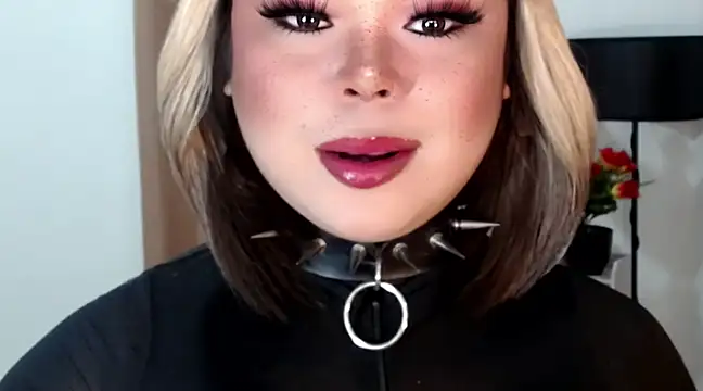 Snapshot of Mistress_DOMnicaaxx chatting on 03/07/25, 02:46 Mistress DOMnicaaxx online show from 03/07/25, 02:46