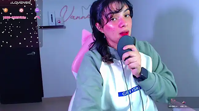 Snapshot of Vannessa__Shy chatting on 03/12/25, 01:03 Vannessa  Shy online show from 03/12/25, 01:03