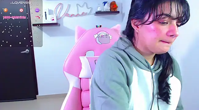 Snapshot of Vannessa__Shy chatting on 03/13/25, 09:59 Vannessa  Shy online show from 03/13/25, 09:59