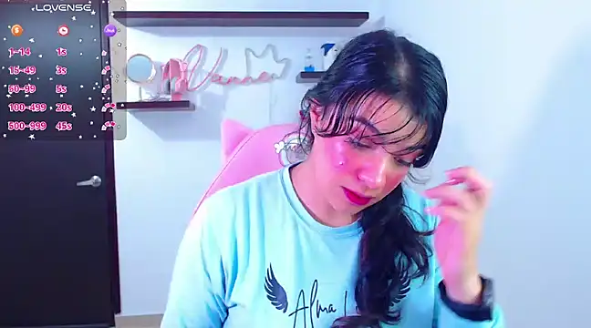 Snapshot of Vannessa__Shy chatting on 02/06/25, 07:51 Vannessa  Shy online show from 02/06/25, 07:51