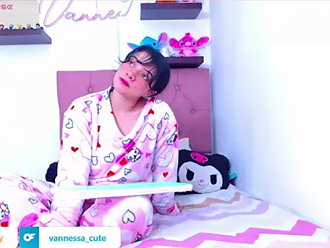 Snapshot of Vannessa__Shy chatting on 10/09/25, 01:50 Vannessa  Shy online show from 10/09/25, 01:50