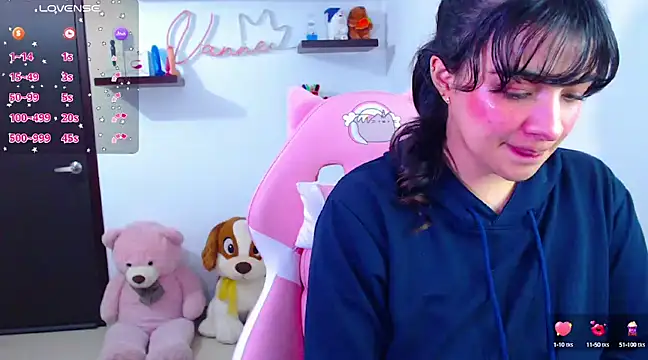 Snapshot of Vannessa__Shy chatting on 03/06/25, 08:59 Vannessa  Shy online show from 03/06/25, 08:59