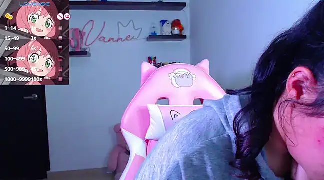 Snapshot of Vannessa__Shy chatting on 03/20/25, 12:40 Vannessa  Shy online show from 03/20/25, 12:40